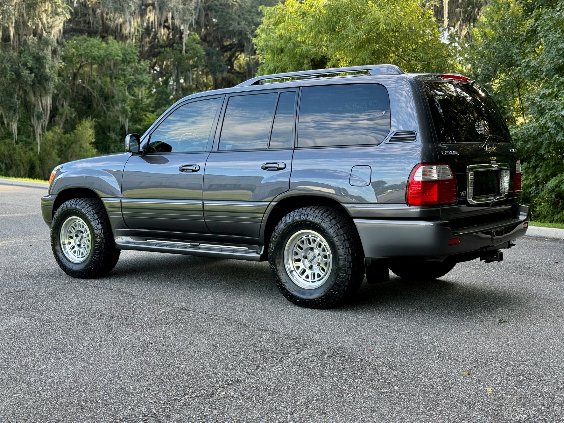 Used-2005-Lexus-LX-470-GALACTIC-GREY-MICA-EXCEPTIONAL-1752903324 (2)