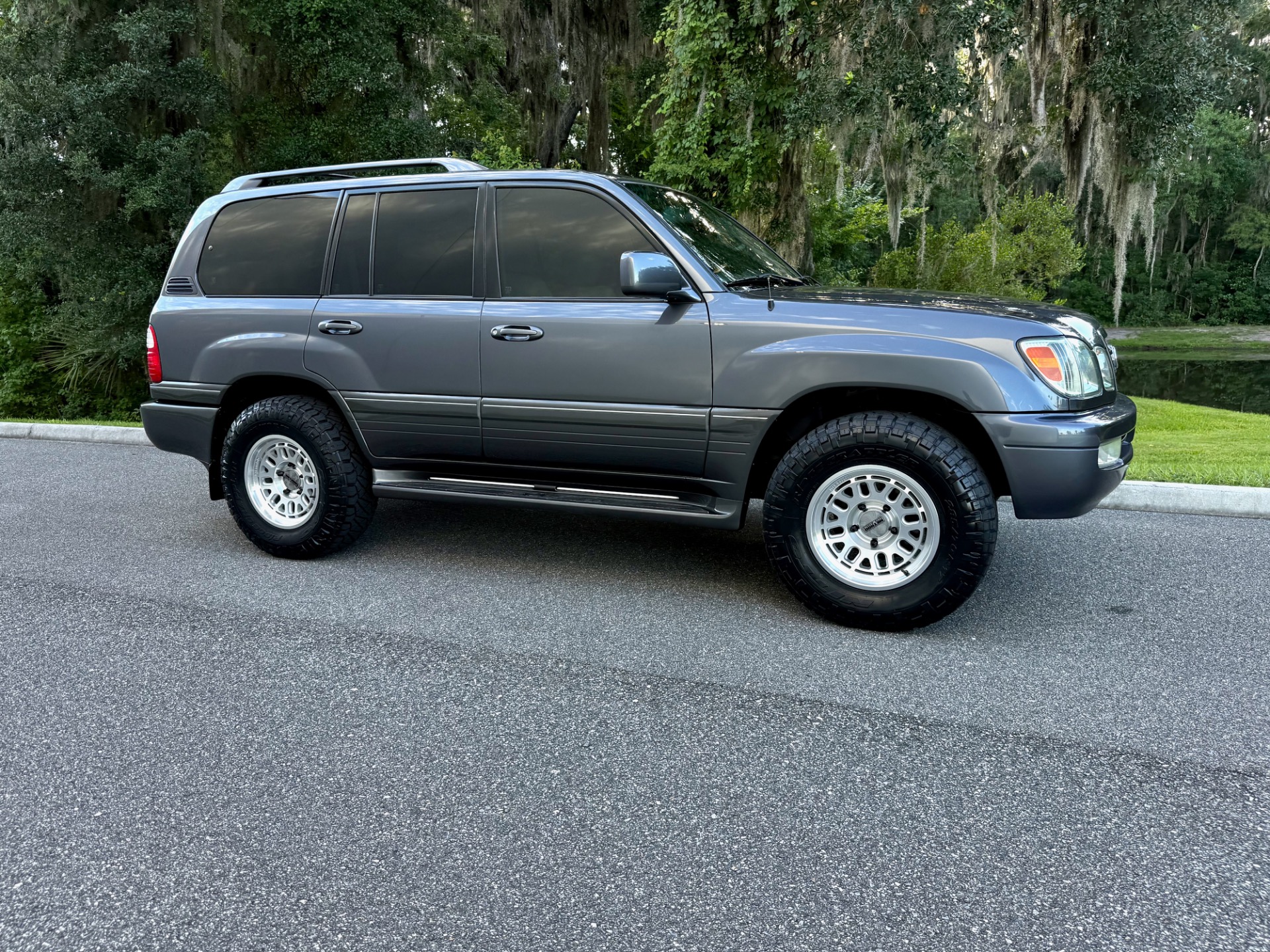 Used-2005-Lexus-LX-470-GALACTIC-GREY-MICA-EXCEPTIONAL-1752903326 (1)