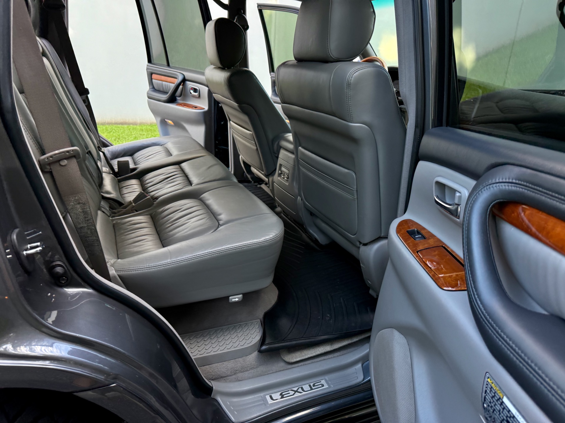 Used-2005-Lexus-LX-470-GALACTIC-GREY-MICA-EXCEPTIONAL-1752903330 (2)