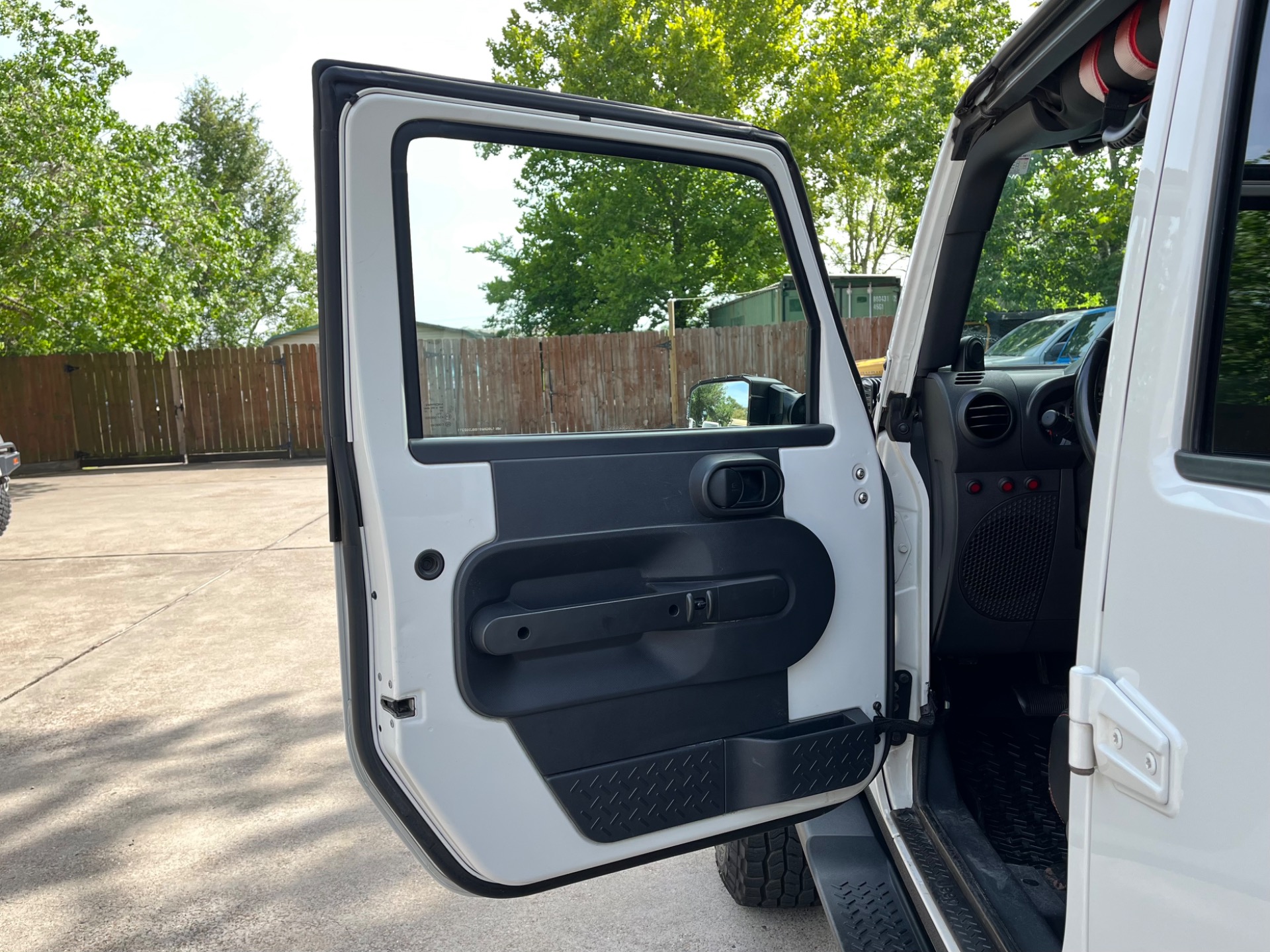 Used-2008-Jeep-Wrangler-Unlimited-Rubicon (15)