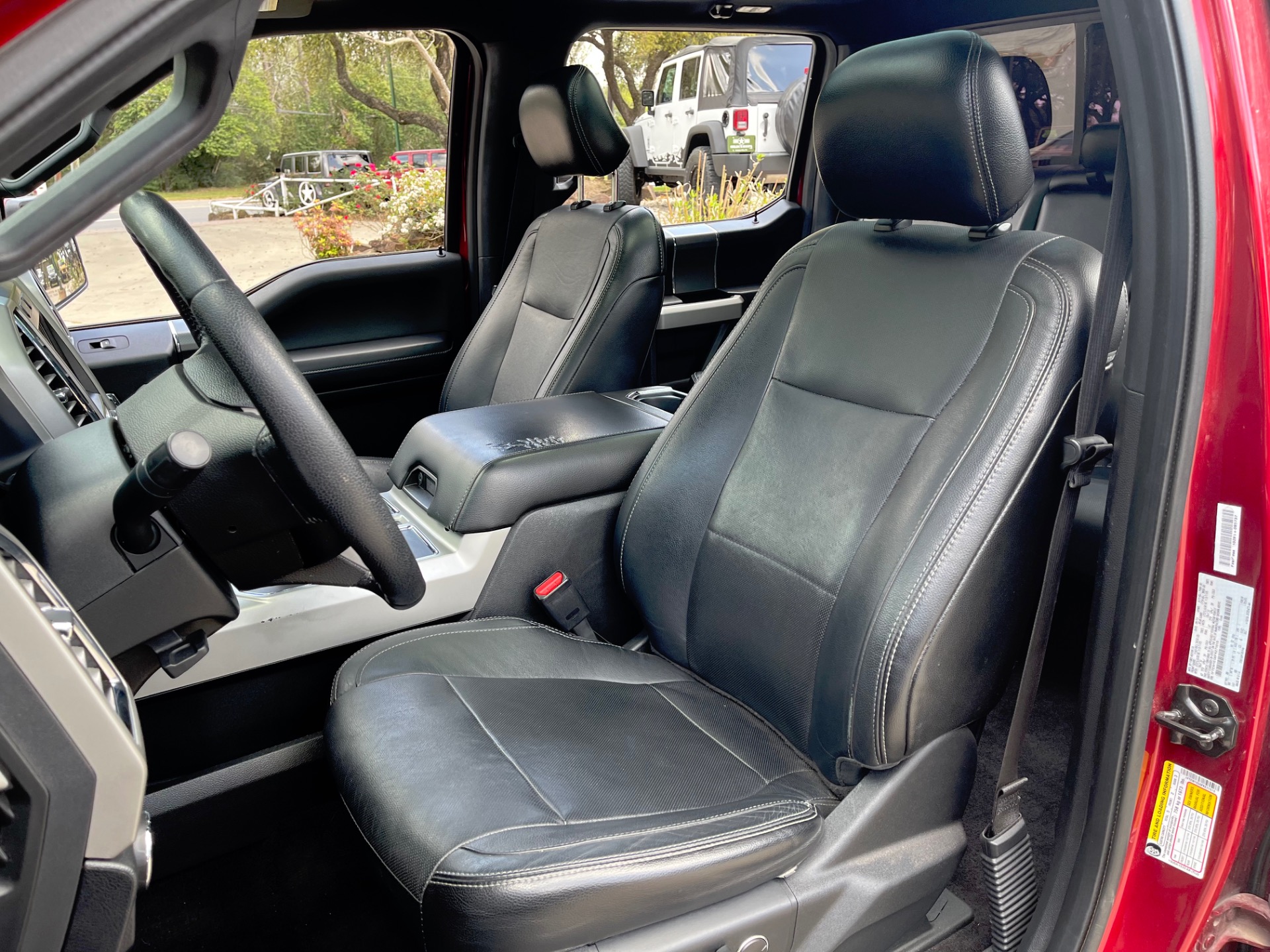 Used-2015-Ford-F-150-Lariat (8)