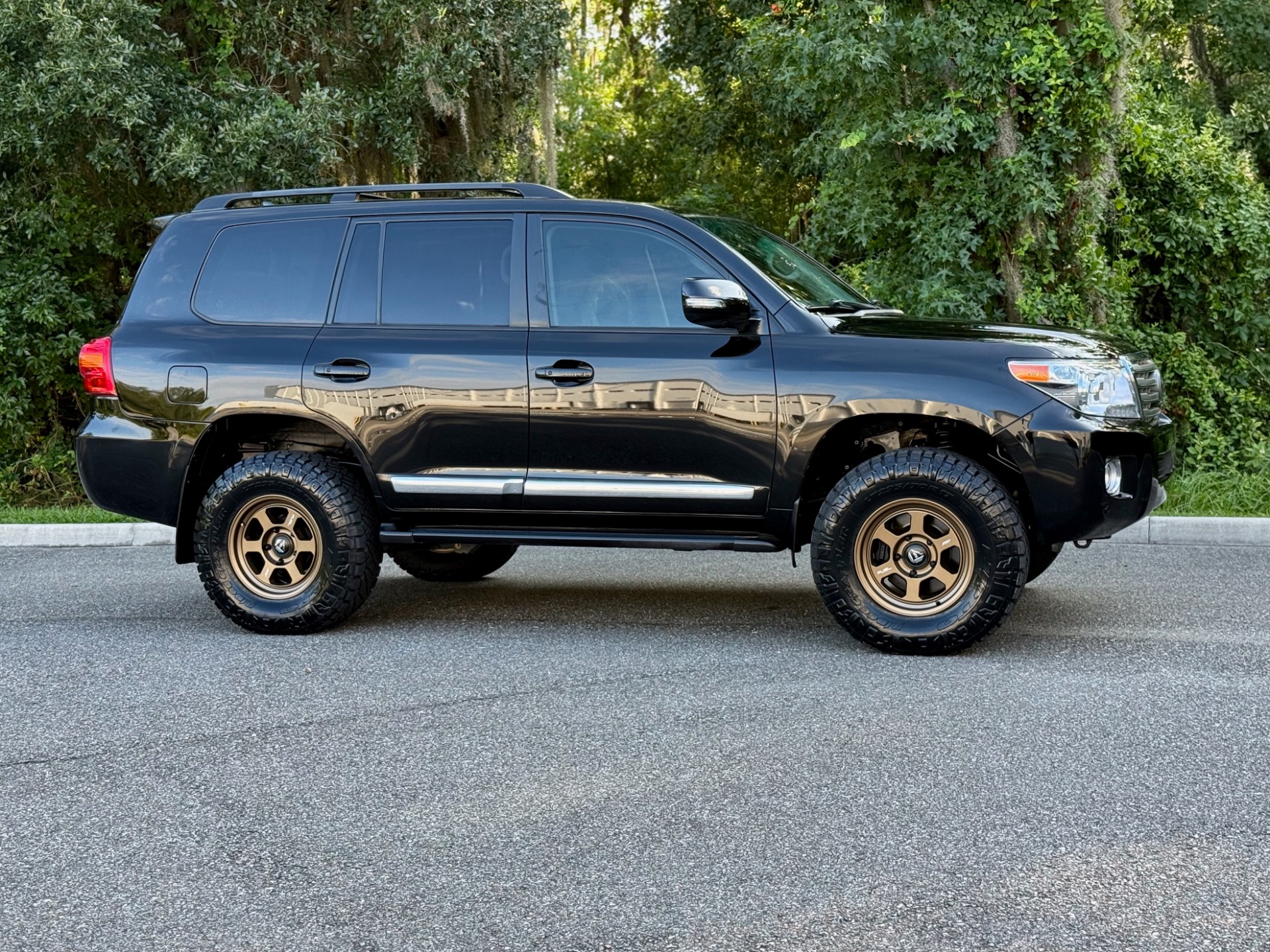 Used-2015-Toyota-Land-Cruiser-200-Excellent-1751332121 (1)