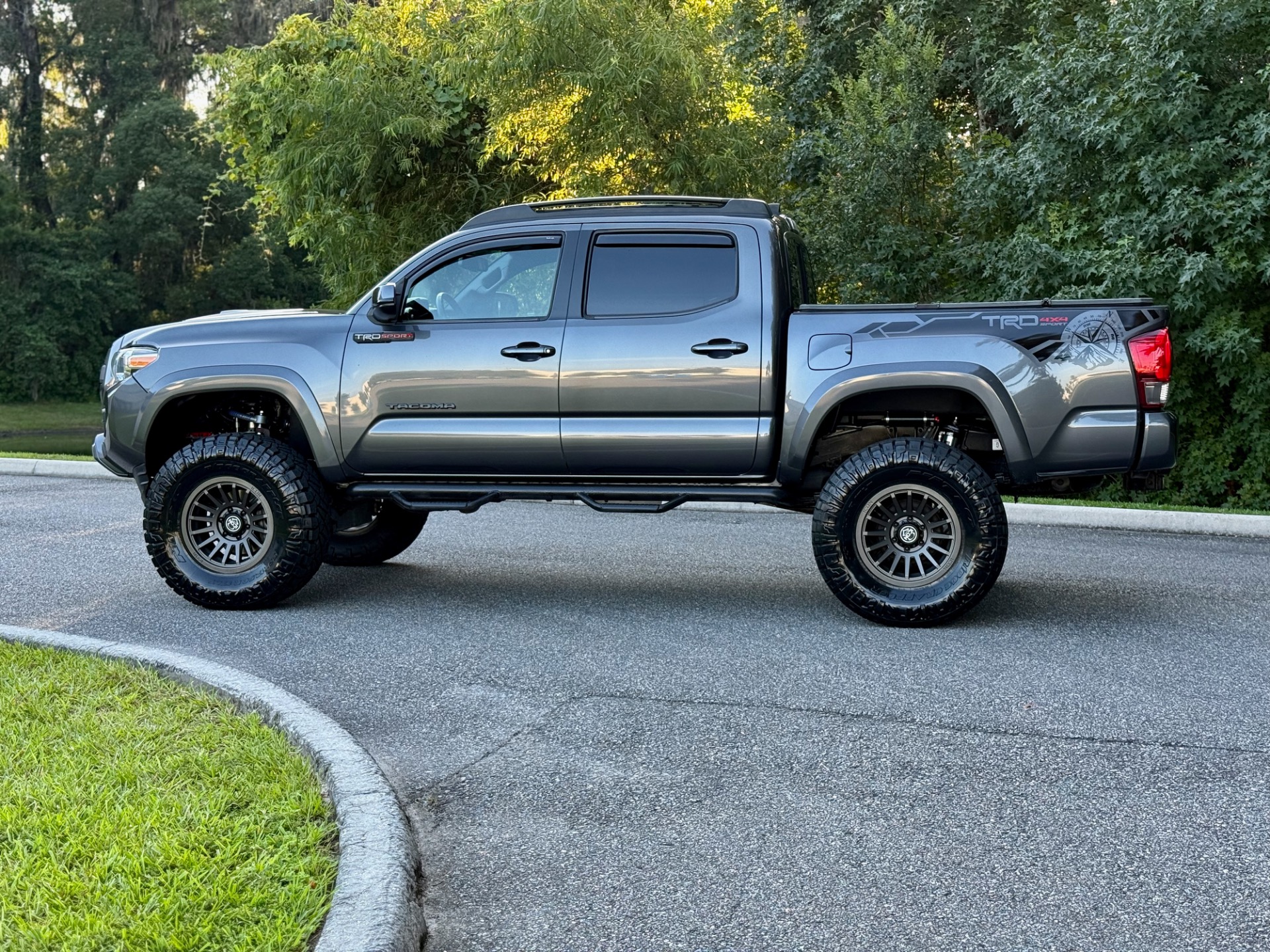 Used-2016-Toyota-Tacoma-4x4-TRD-Sport-1753921123 (1)
