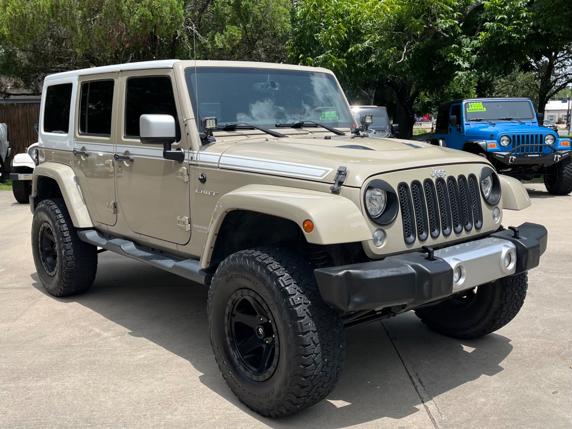 Used-2017-Jeep-Wrangler-Unlimited-Chief-Edition (11)