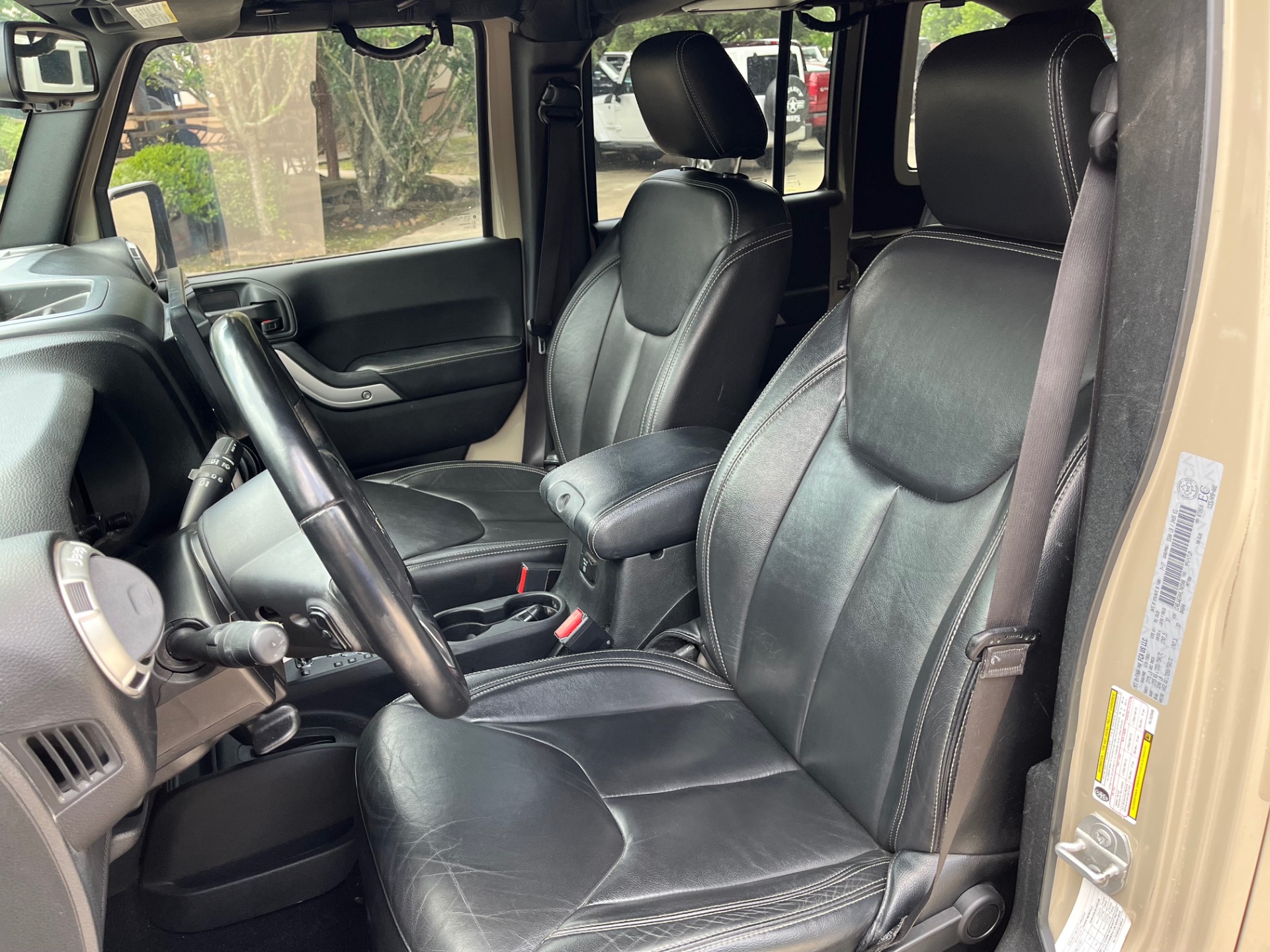 Used-2017-Jeep-Wrangler-Unlimited-Chief-Edition (14)