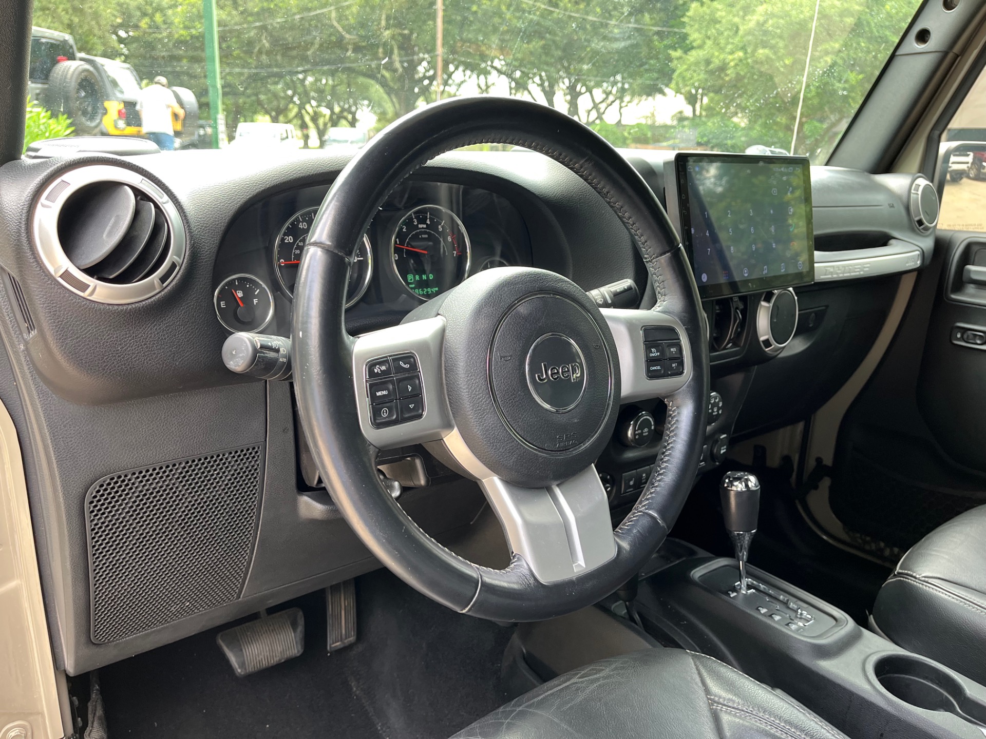 Used-2017-Jeep-Wrangler-Unlimited-Chief-Edition (15)