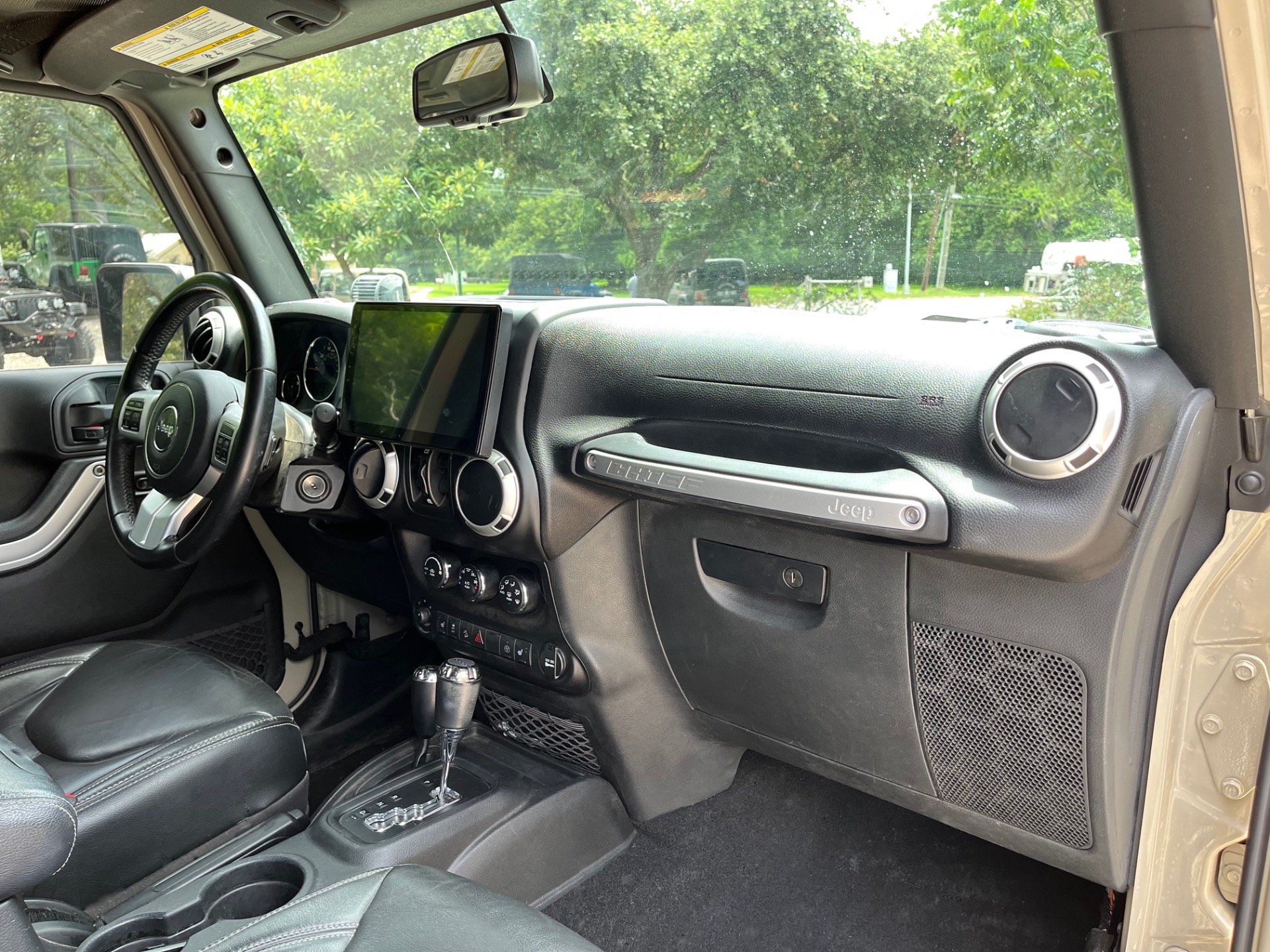 Used-2017-Jeep-Wrangler-Unlimited-Chief-Edition (21)