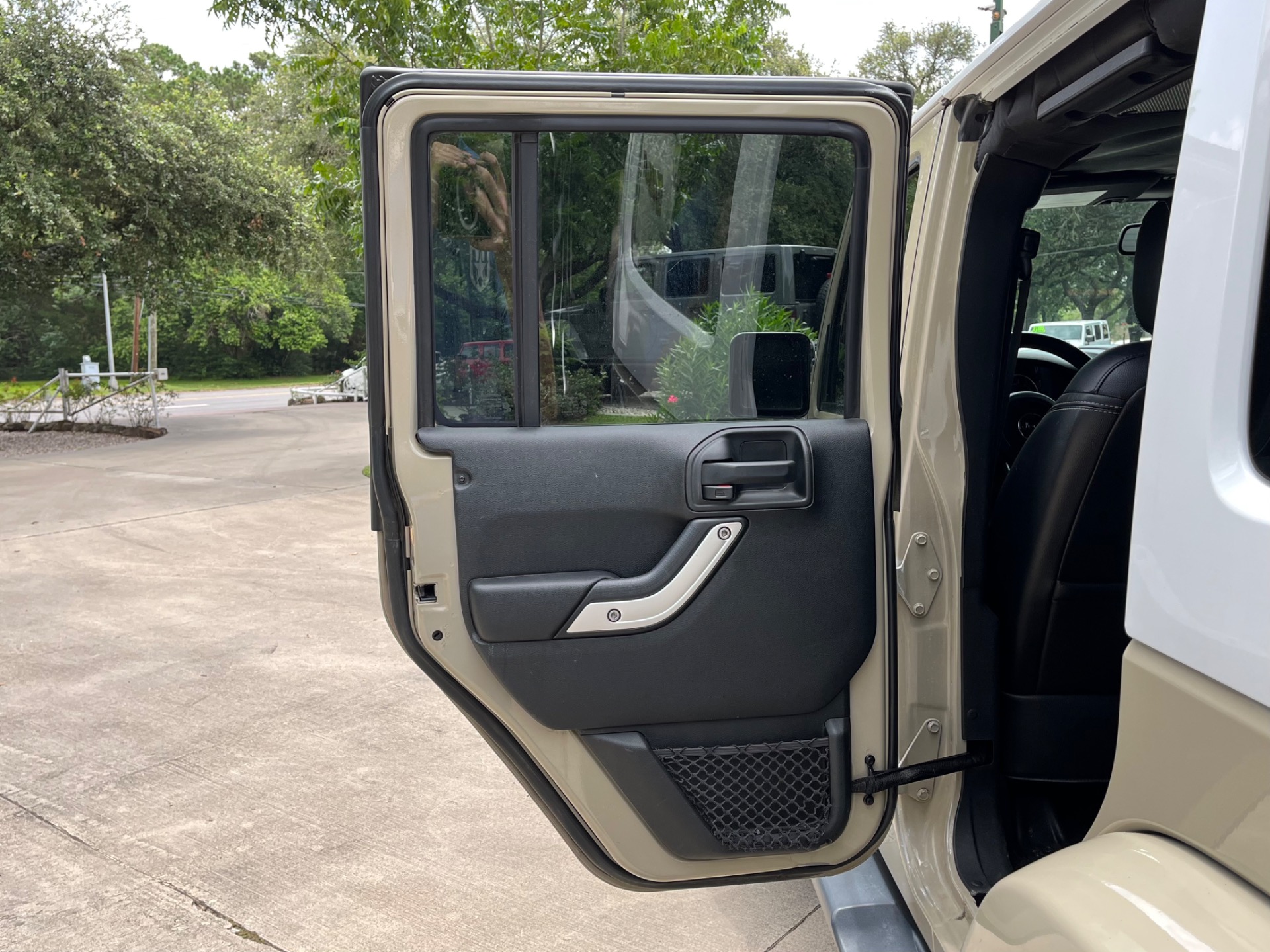 Used-2017-Jeep-Wrangler-Unlimited-Chief-Edition (24)