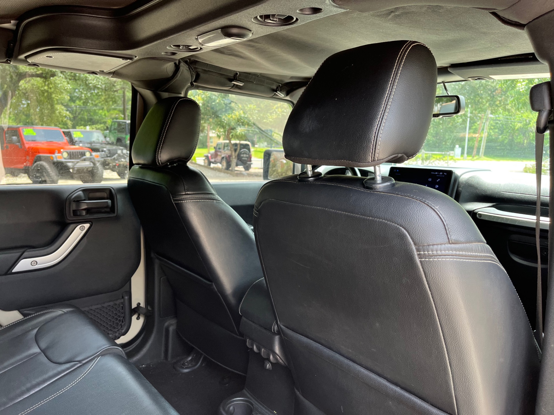 Used-2017-Jeep-Wrangler-Unlimited-Chief-Edition (27)