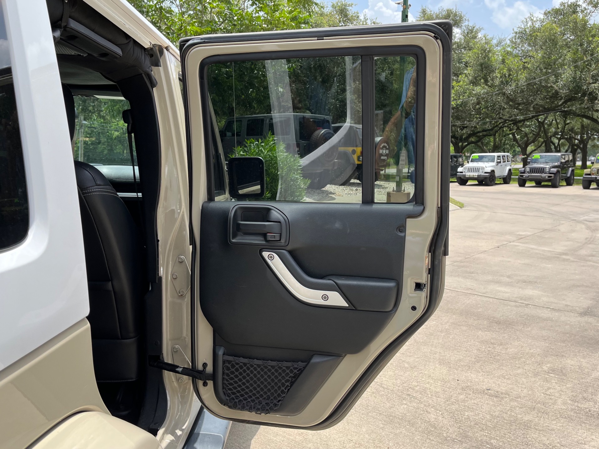 Used-2017-Jeep-Wrangler-Unlimited-Chief-Edition (28)