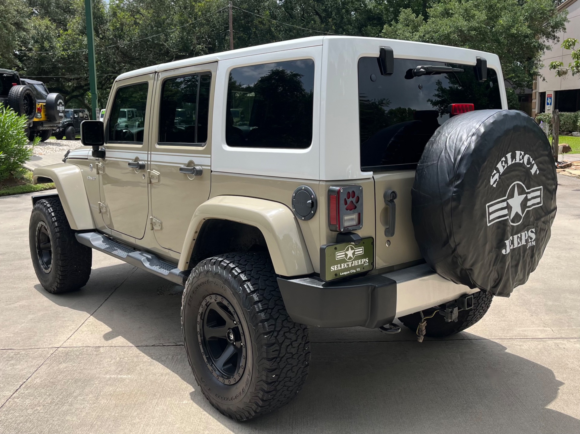 Used-2017-Jeep-Wrangler-Unlimited-Chief-Edition (6)