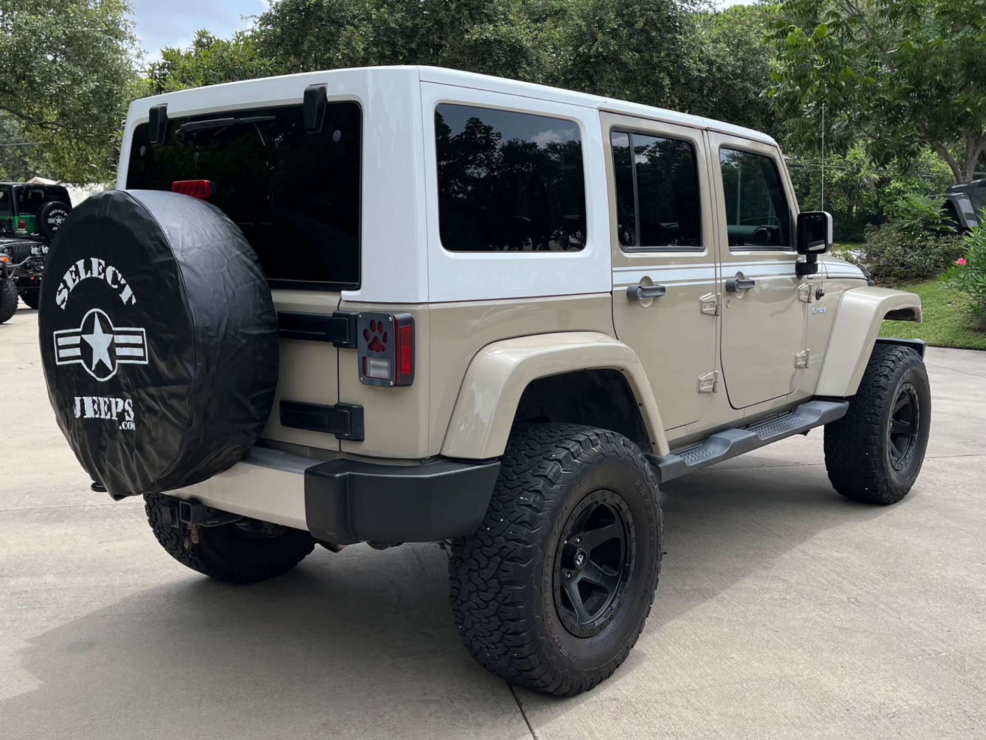 Used-2017-Jeep-Wrangler-Unlimited-Chief-Edition (8)