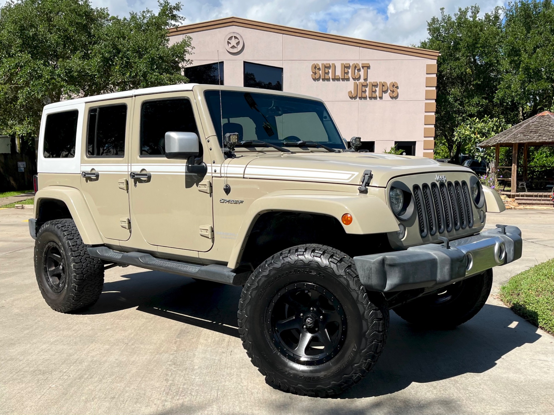Used-2017-Jeep-Wrangler-Unlimited-Chief-Edition