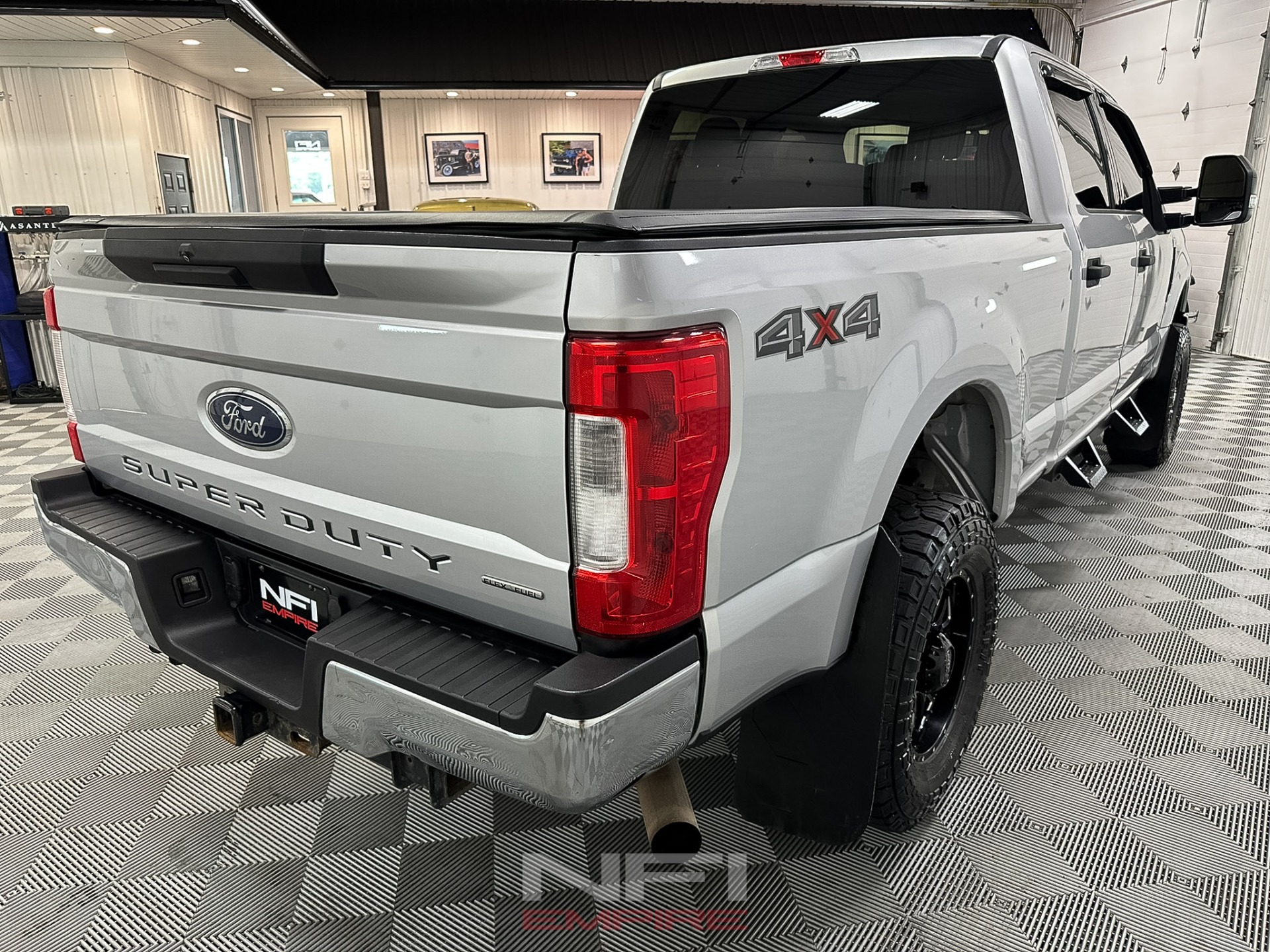 Used-2018-Ford-F250-Super-Duty-Crew-Cab-XLT-Pickup-4D-6-34-ft-1750454794