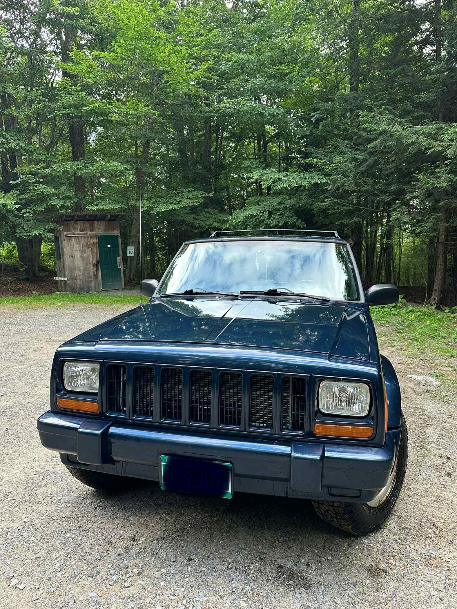 blue-2001-jeep-cherokee-sport-xj-for-sale-14