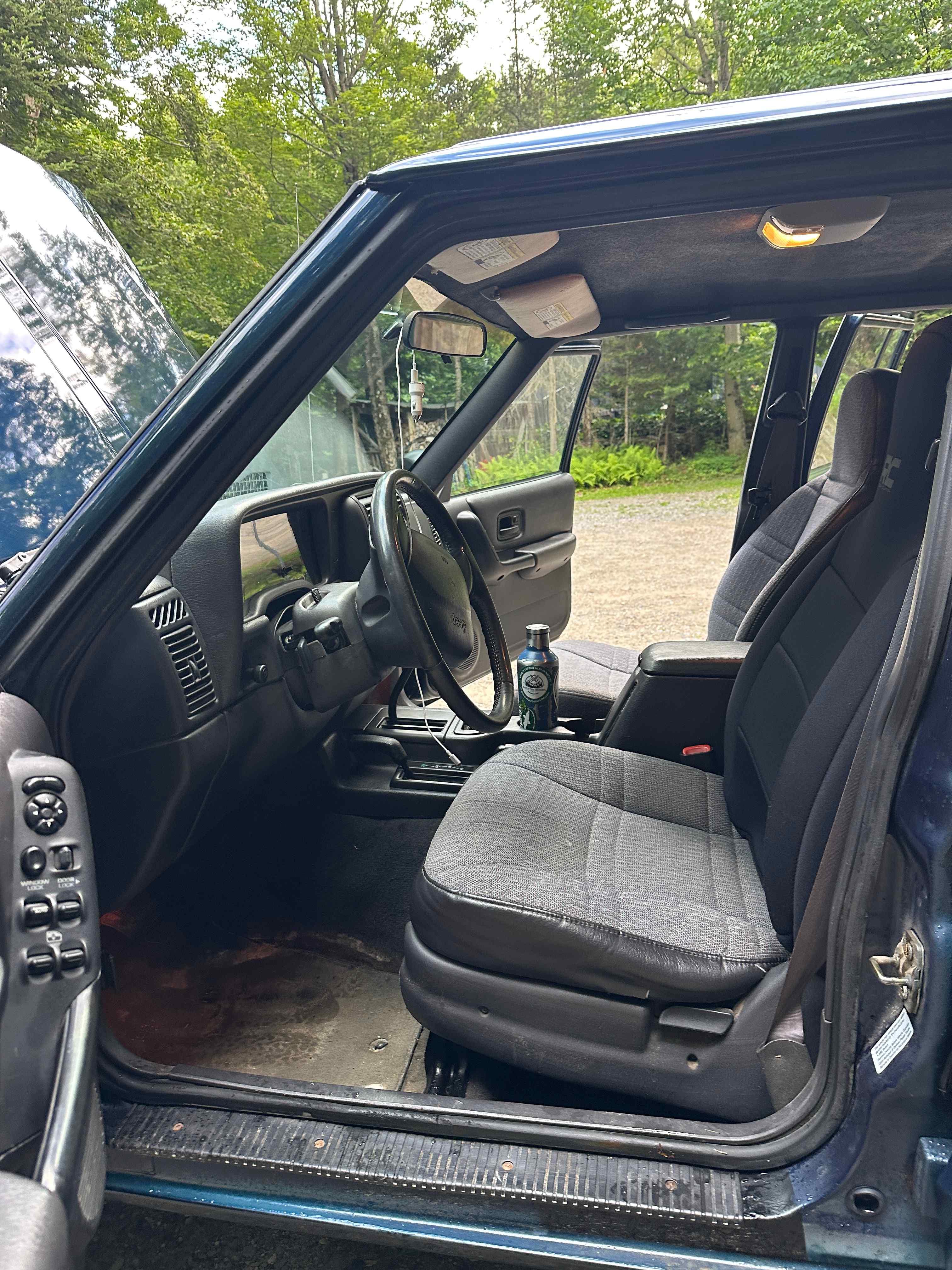 blue-2001-jeep-cherokee-sport-xj-for-sale-16