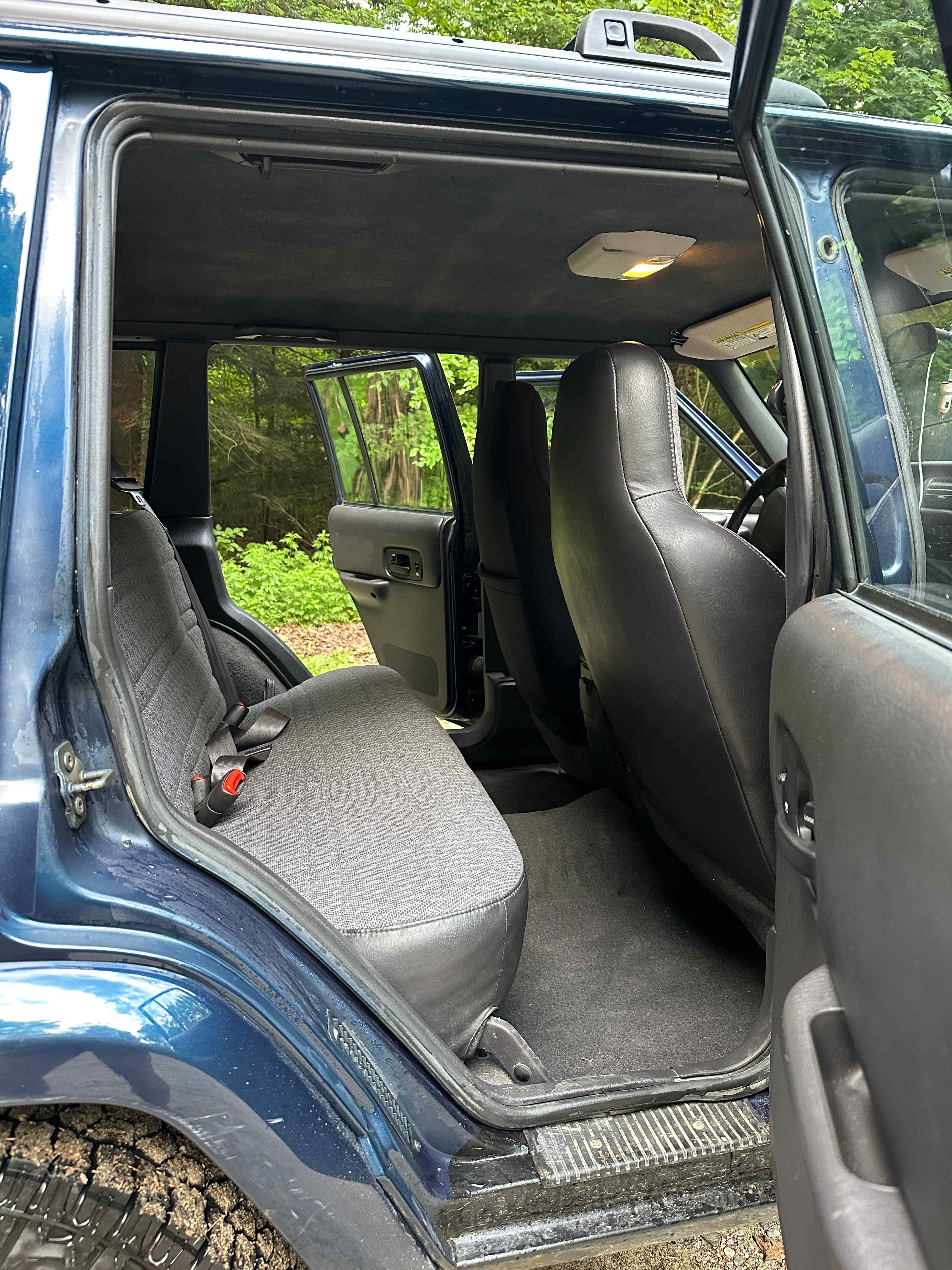 blue-2001-jeep-cherokee-sport-xj-for-sale-18