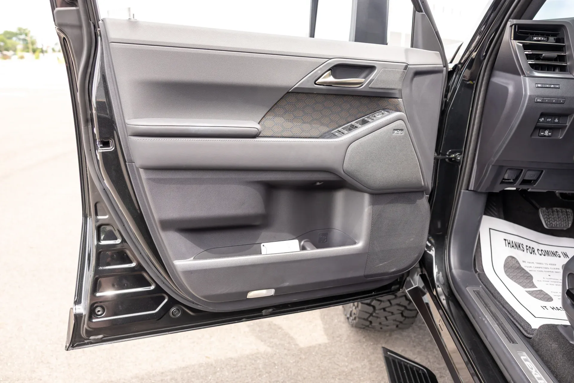 imgi_107_2025-lexus-gx-gx-550-luxury-4wd