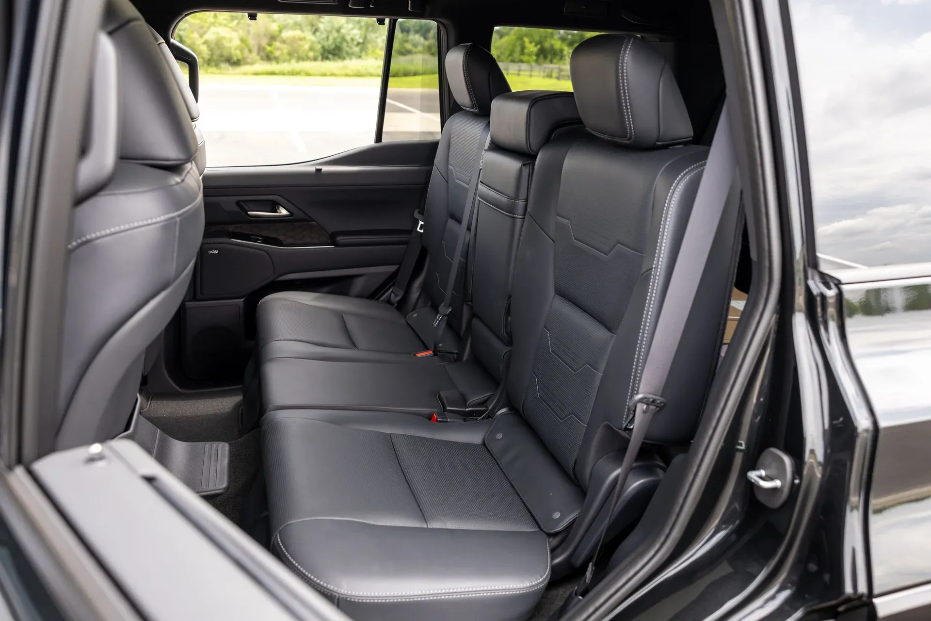 imgi_111_2025-lexus-gx-gx-550-luxury-4wd
