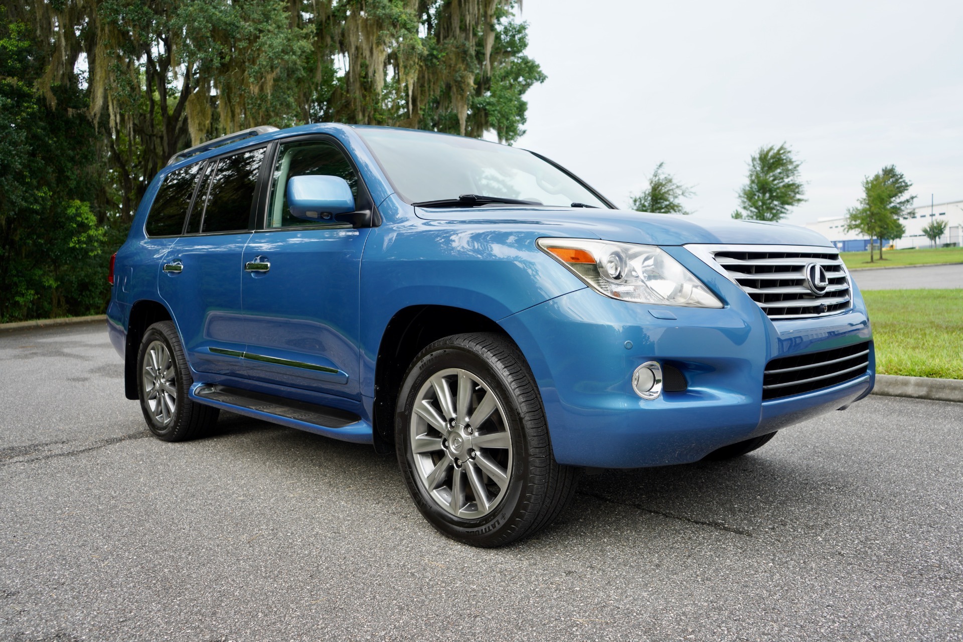 imgi_35_Used-2010-Lexus-LX-570-RARE-COASTAL-AZUL-MICA-1721959331