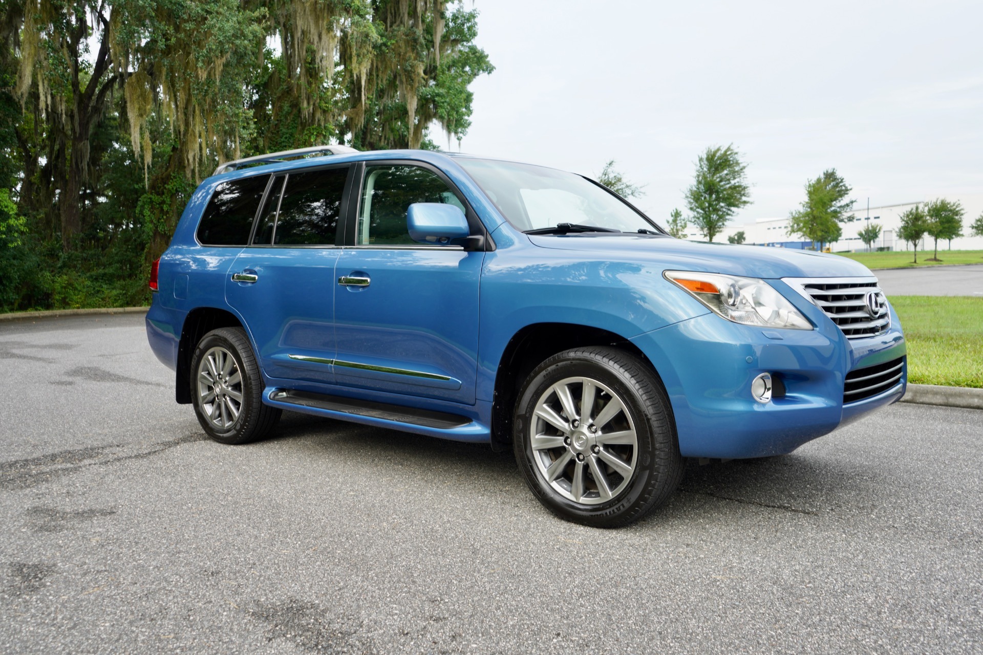 imgi_41_Used-2010-Lexus-LX-570-RARE-COASTAL-AZUL-MICA-1721959331
