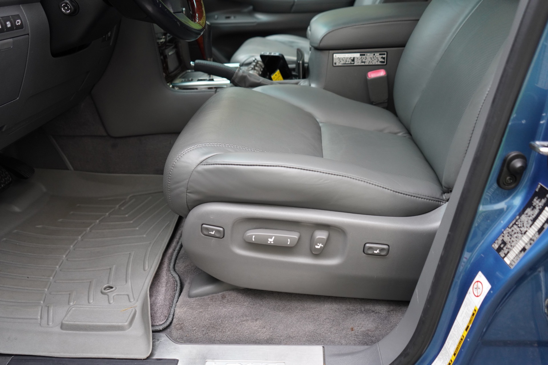 imgi_43_Used-2010-Lexus-LX-570-RARE-COASTAL-AZUL-MICA-1721959331