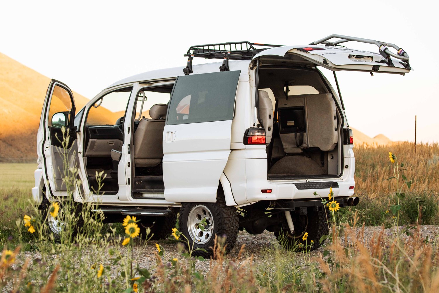 mitsubishi-delica-mammoth-for-sale-06