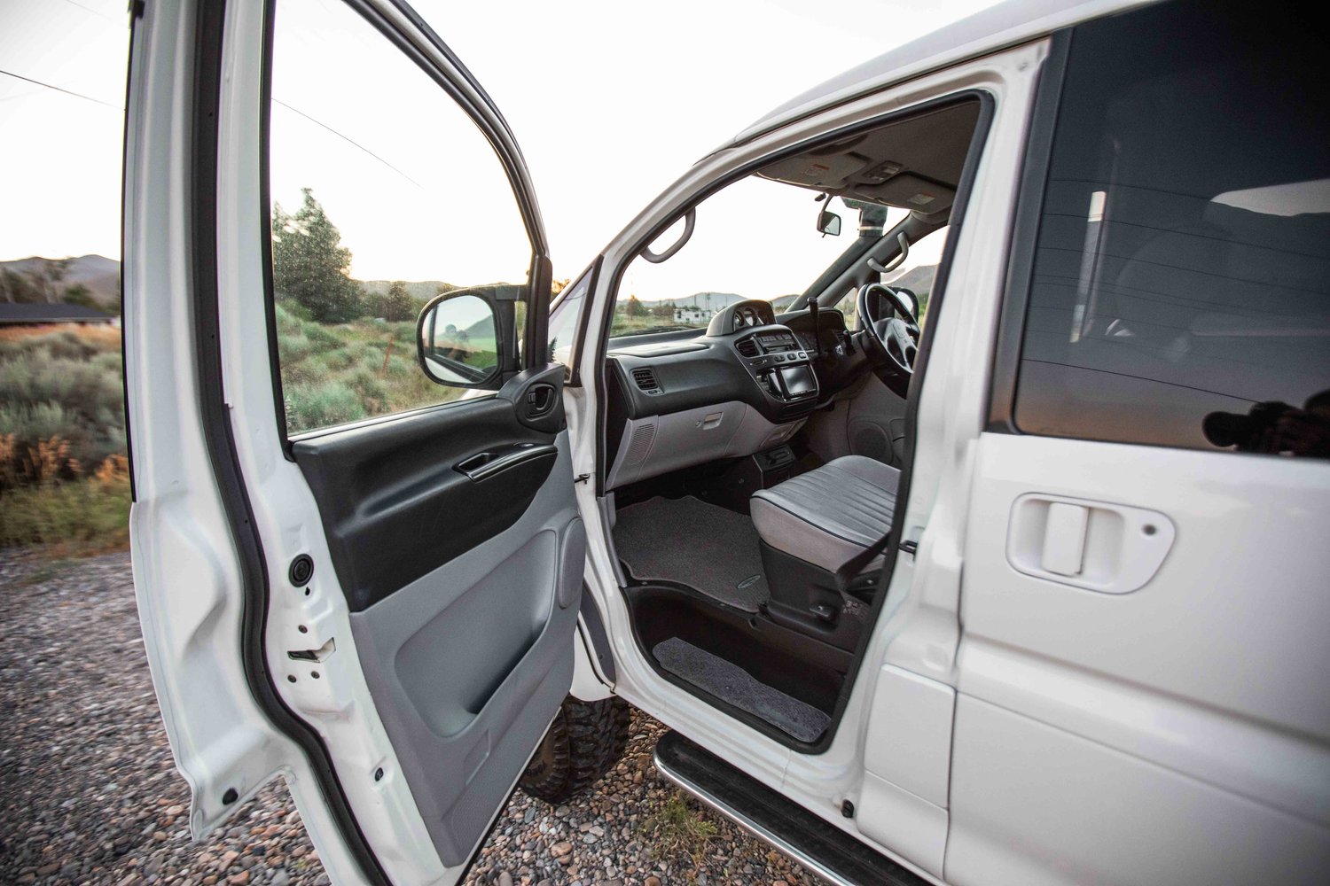 mitsubishi-delica-mammoth-for-sale-10