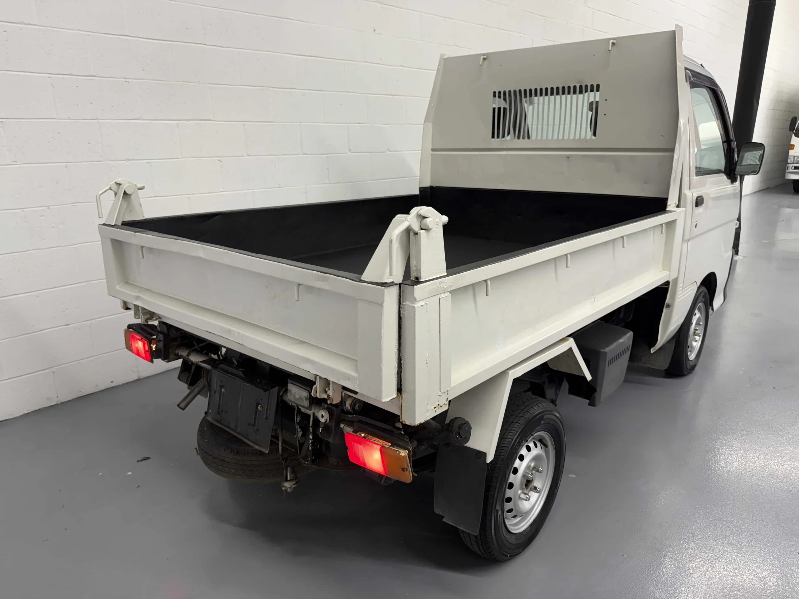 mitsubishi-hijet-dump-truck-for-sale-09