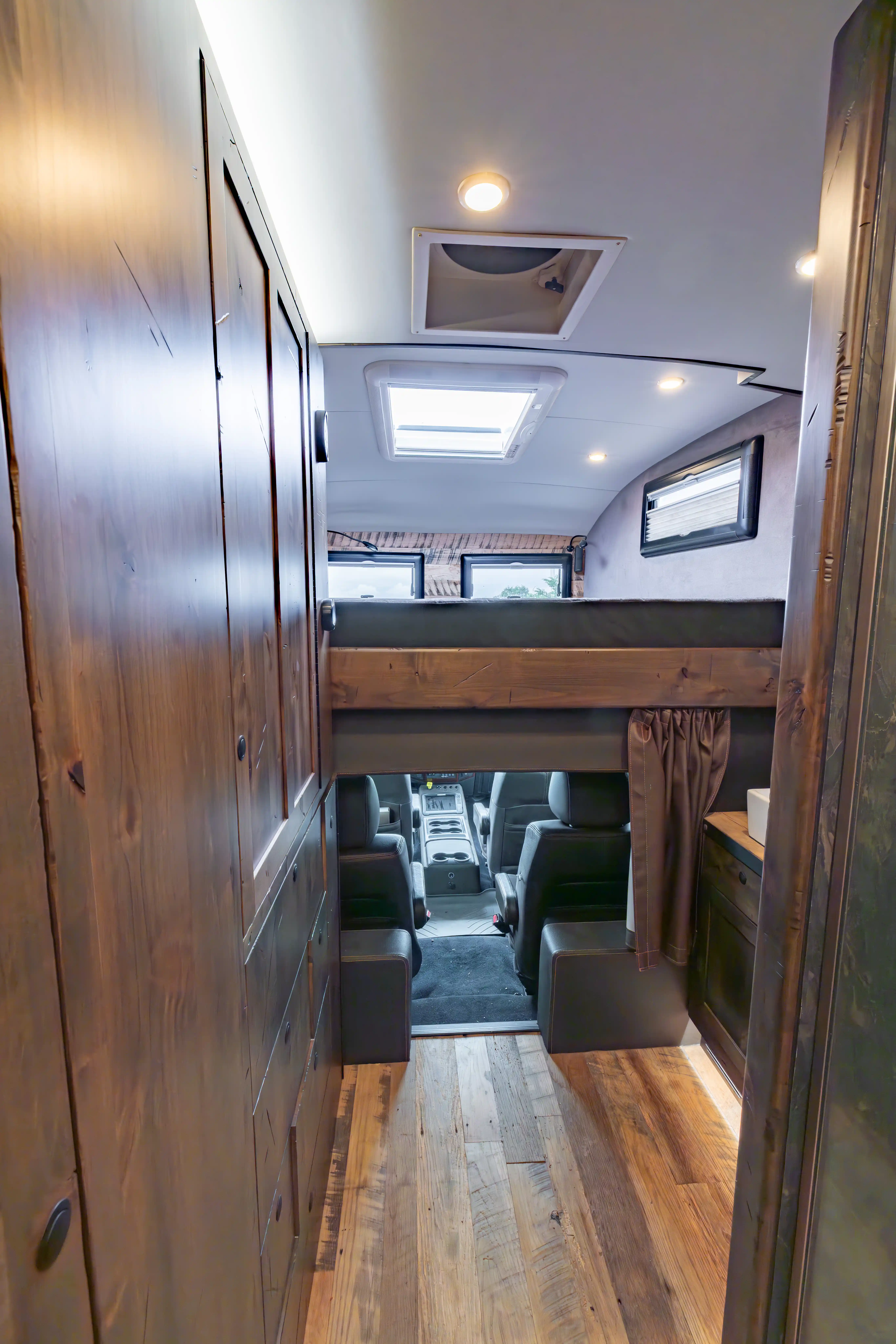 pre-roamed-earthroamer-hd-001-for-sale-26