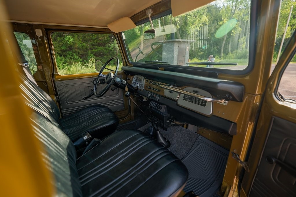 restored-1976-toyota-fj40 (10)