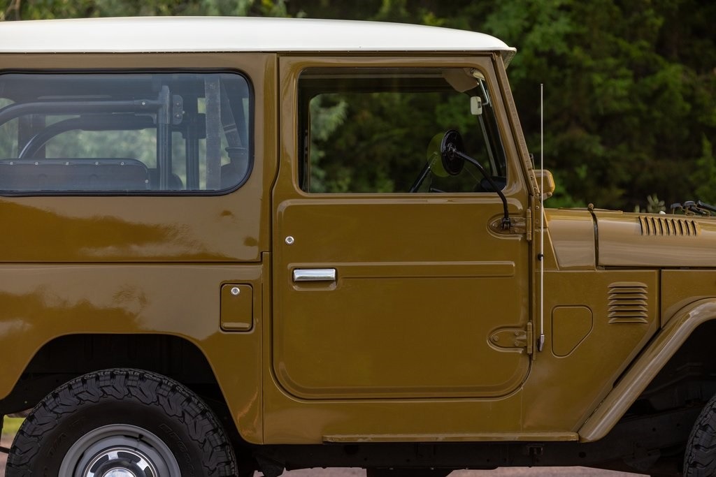 restored-1976-toyota-fj40 (101)