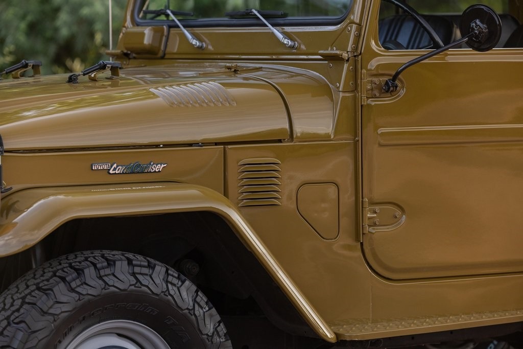 restored-1976-toyota-fj40 (102)