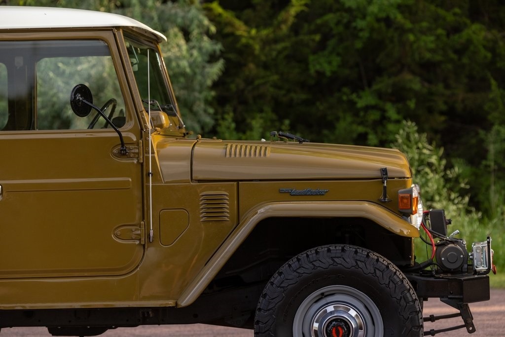 restored-1976-toyota-fj40 (103)