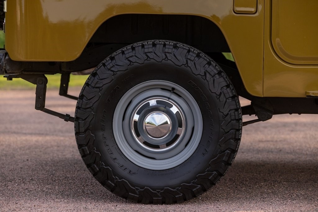 restored-1976-toyota-fj40 (107)