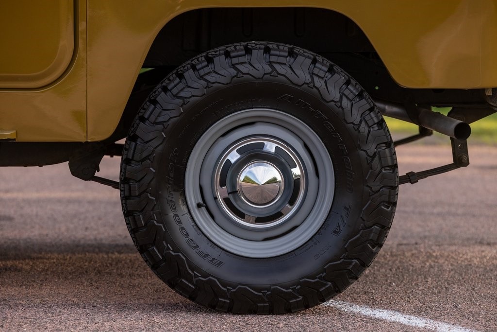 restored-1976-toyota-fj40 (109)