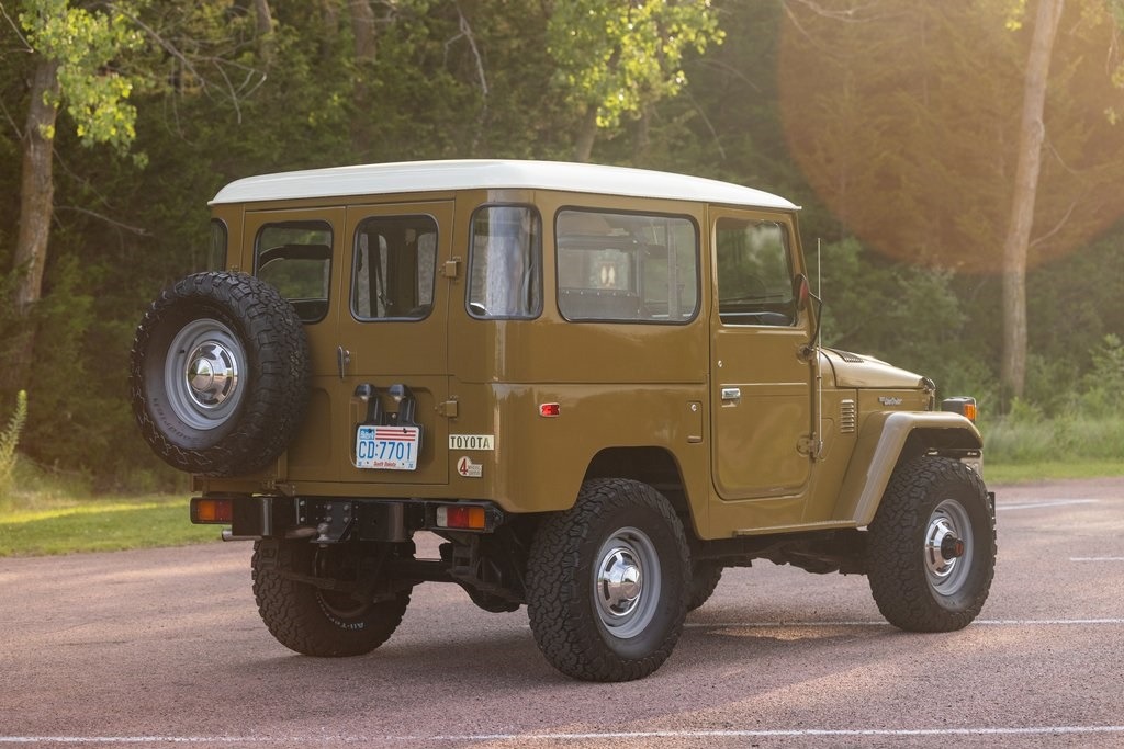 restored-1976-toyota-fj40 (113)