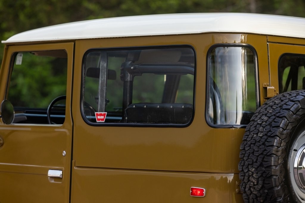 restored-1976-toyota-fj40 (118)