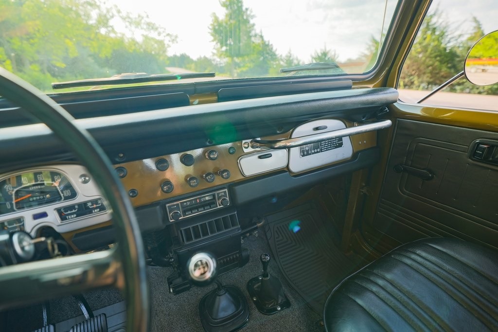 restored-1976-toyota-fj40 (128)