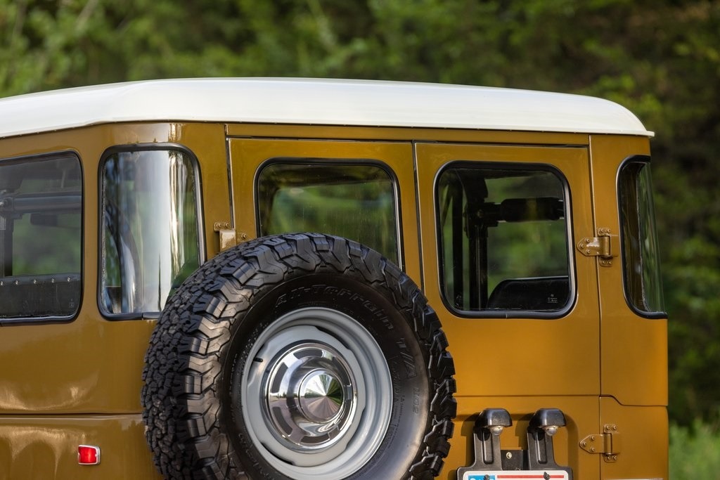 restored-1976-toyota-fj40 (131)