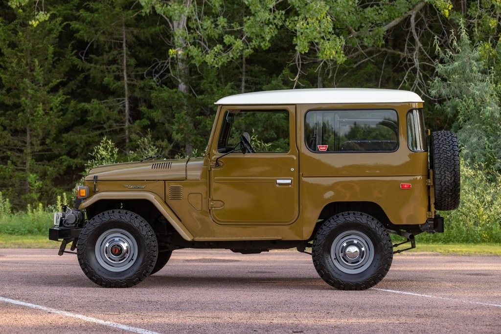 restored-1976-toyota-fj40 (132)