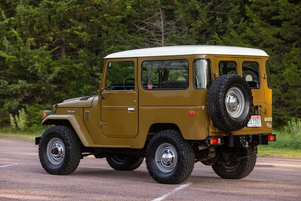 restored-1976-toyota-fj40 (134)
