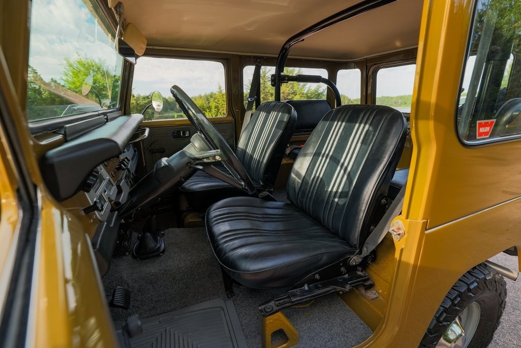restored-1976-toyota-fj40 (143)