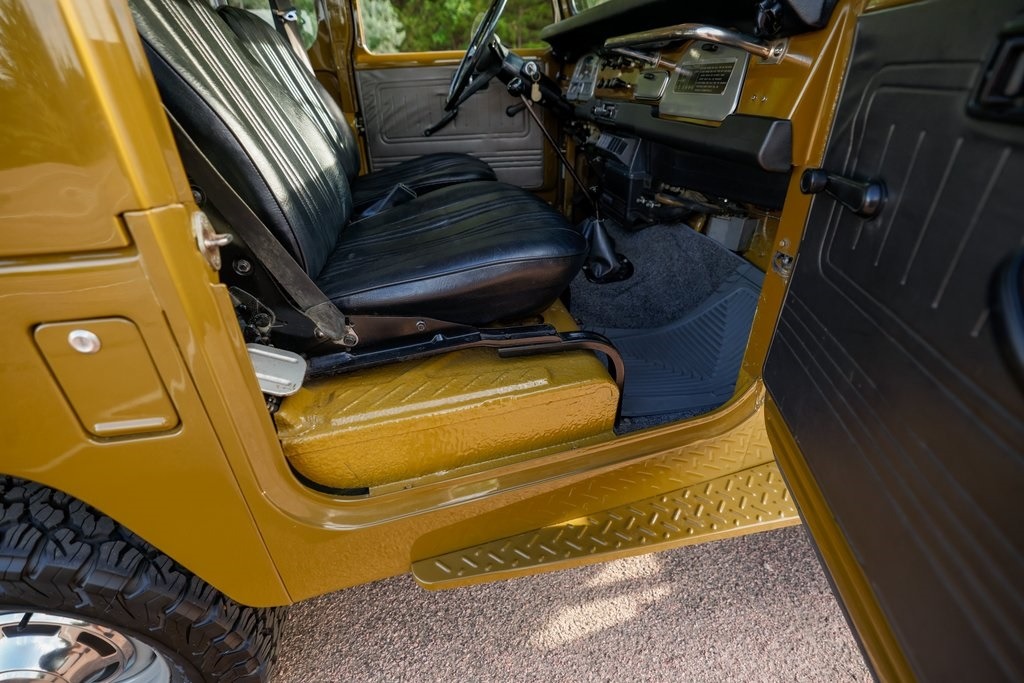 restored-1976-toyota-fj40 (16)