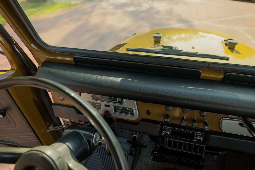 restored-1976-toyota-fj40 (19)