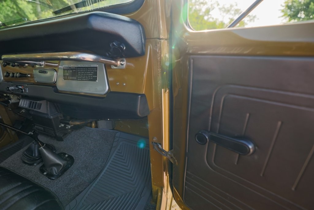 restored-1976-toyota-fj40 (20)