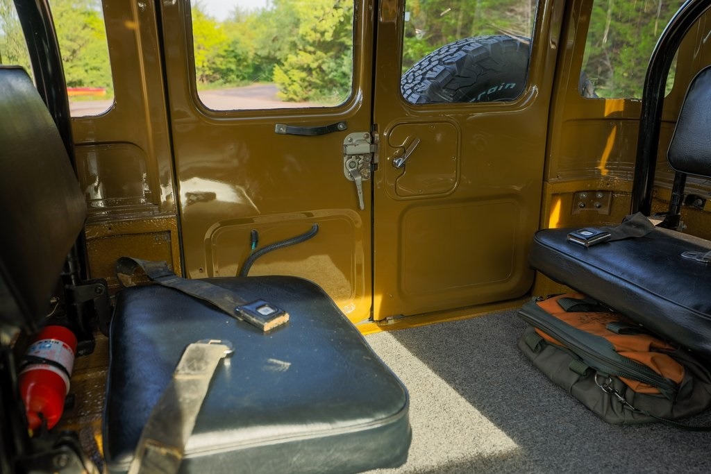 restored-1976-toyota-fj40 (25)