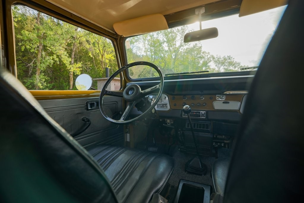 restored-1976-toyota-fj40 (3)