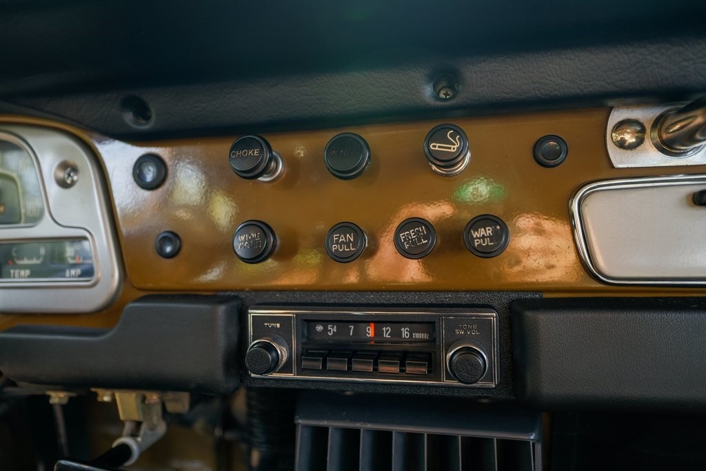 restored-1976-toyota-fj40 (37)