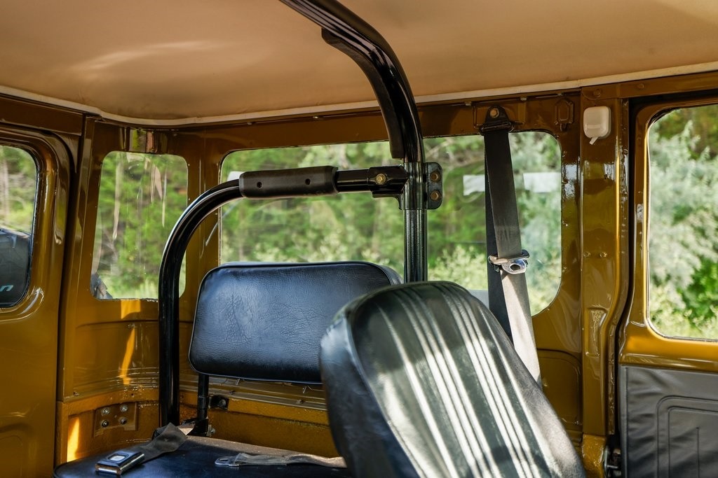 restored-1976-toyota-fj40 (4)